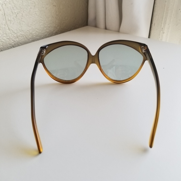 Dior | *RARE* Vintage Sunglasses - Picture 2 of 11